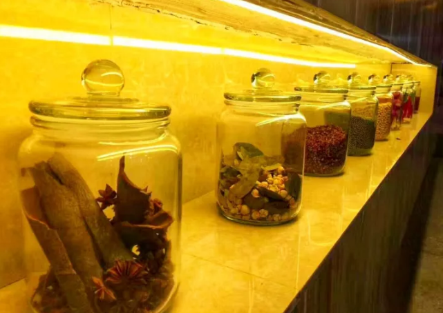 紅鼻子餐飲鹵粉類,紅鼻子餐飲湯粉類,紅鼻子餐飲炒飯系列,湖南省紅鼻子餐飲文化管理有限公司 紅鼻子餐飲鹵粉類,紅鼻子餐飲湯粉類,紅鼻子餐飲炒飯系列,湖南省紅鼻子餐飲文化管理有限公司